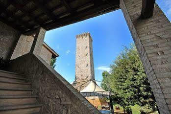 Agriturismo Le Due Torri Torre Quadrano Spello Eksteriør billede