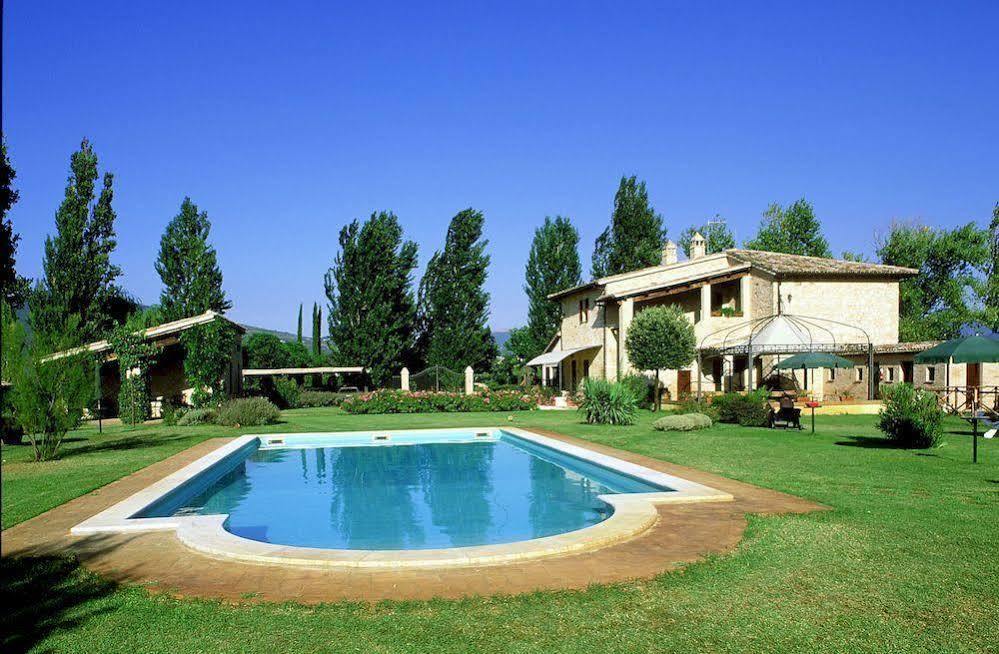 Agriturismo Le Due Torri Torre Quadrano Spello Eksteriør billede