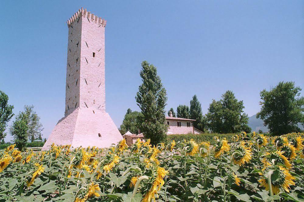 Agriturismo Le Due Torri Torre Quadrano Spello Eksteriør billede
