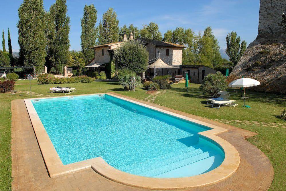 Agriturismo Le Due Torri Torre Quadrano Spello Eksteriør billede