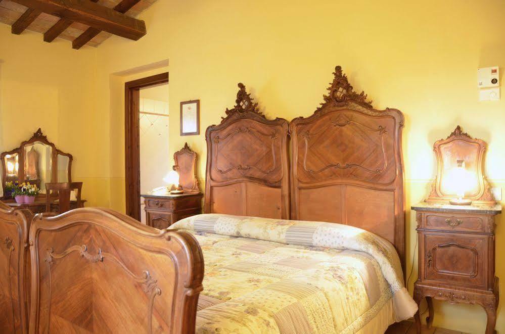 Agriturismo Le Due Torri Torre Quadrano Spello Eksteriør billede